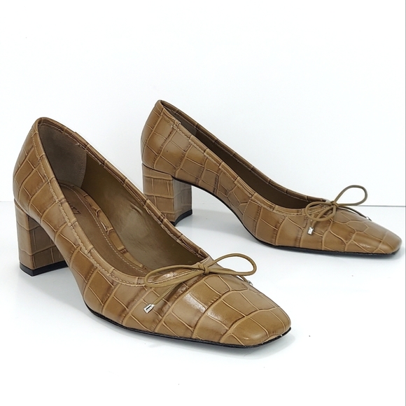 Schutz Arissa Crocodile Embossed Leather Square-Toe Bow Pumps EUC - Picture 1 of 15